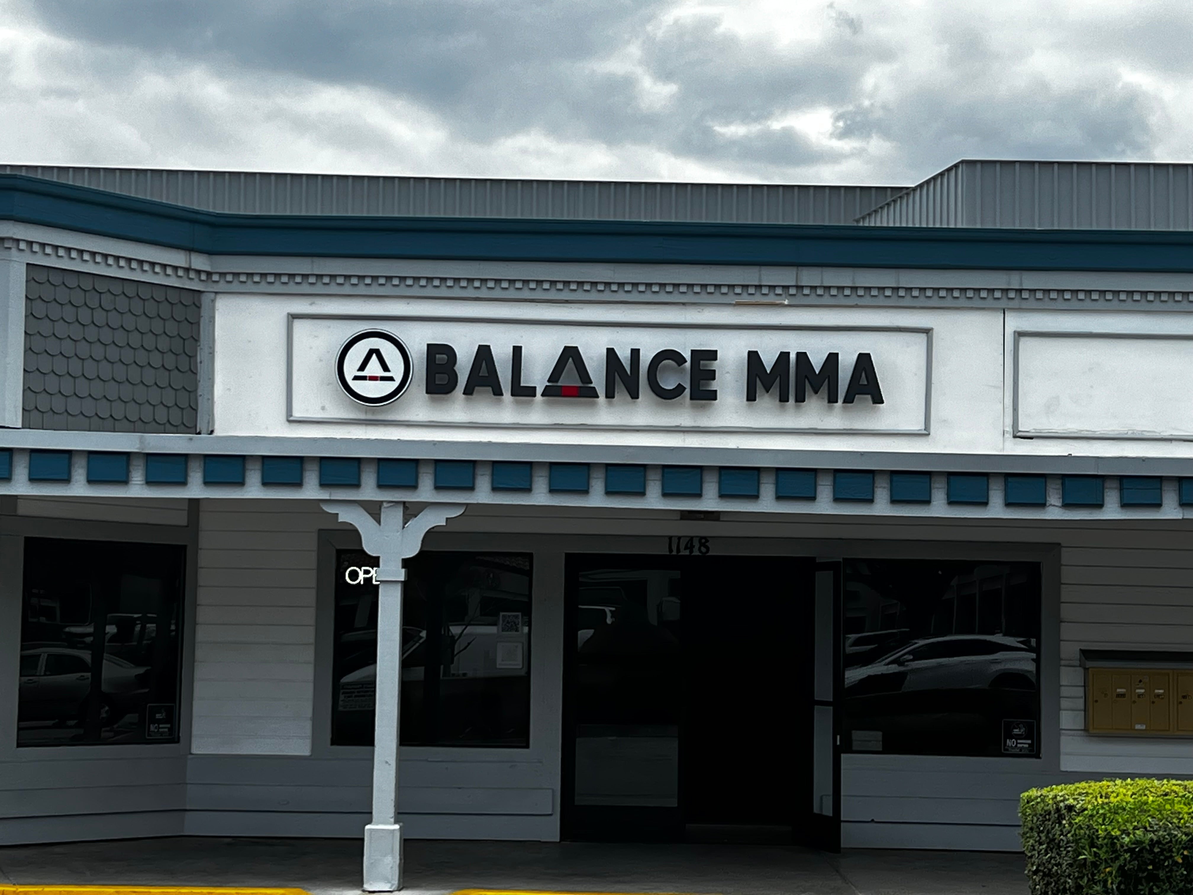 Illuminated & Lighted Signs