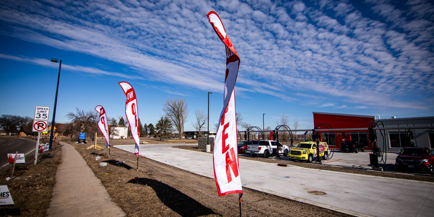 Teardrop Banners & Flags