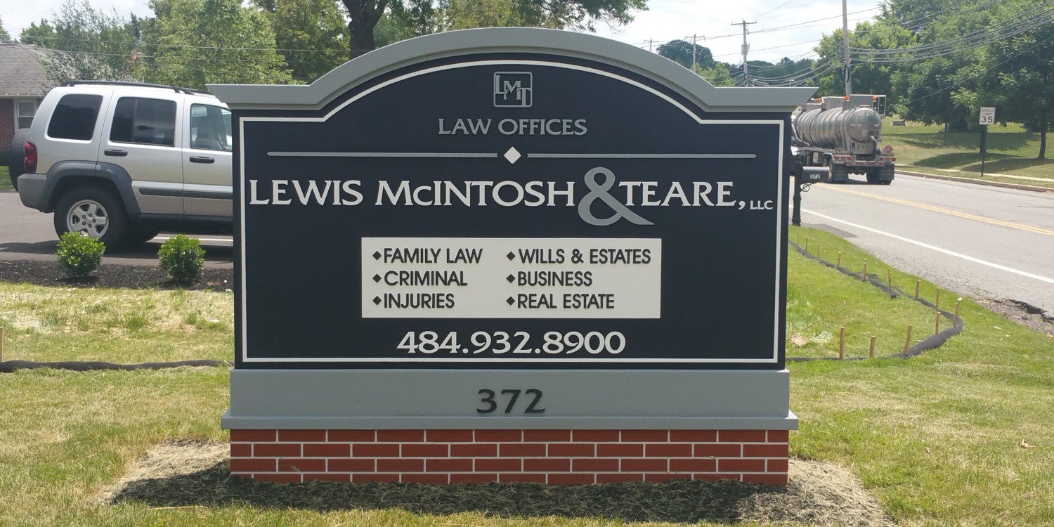 Freestanding & Standalone Signs