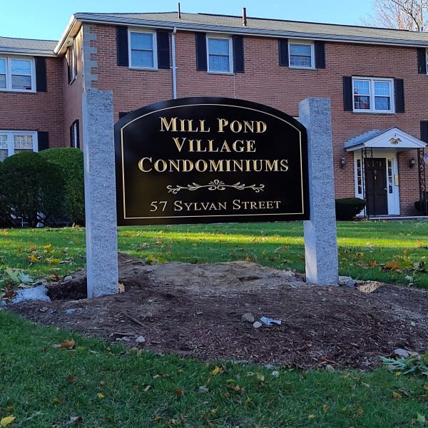 Granite Post - Mill Pond Village