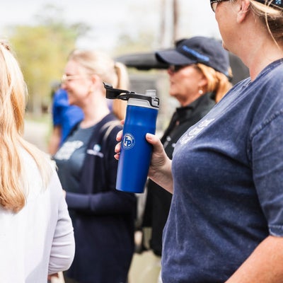 https://cdn.gorilladash.com/images/media/12409485/fully-promoted-usa-fp-golf-product-lifestyle-louisiana-march24-0330-square-66058eef77d77.jpg?auto=webp&crop=1%3A1%2Csmart&width=400