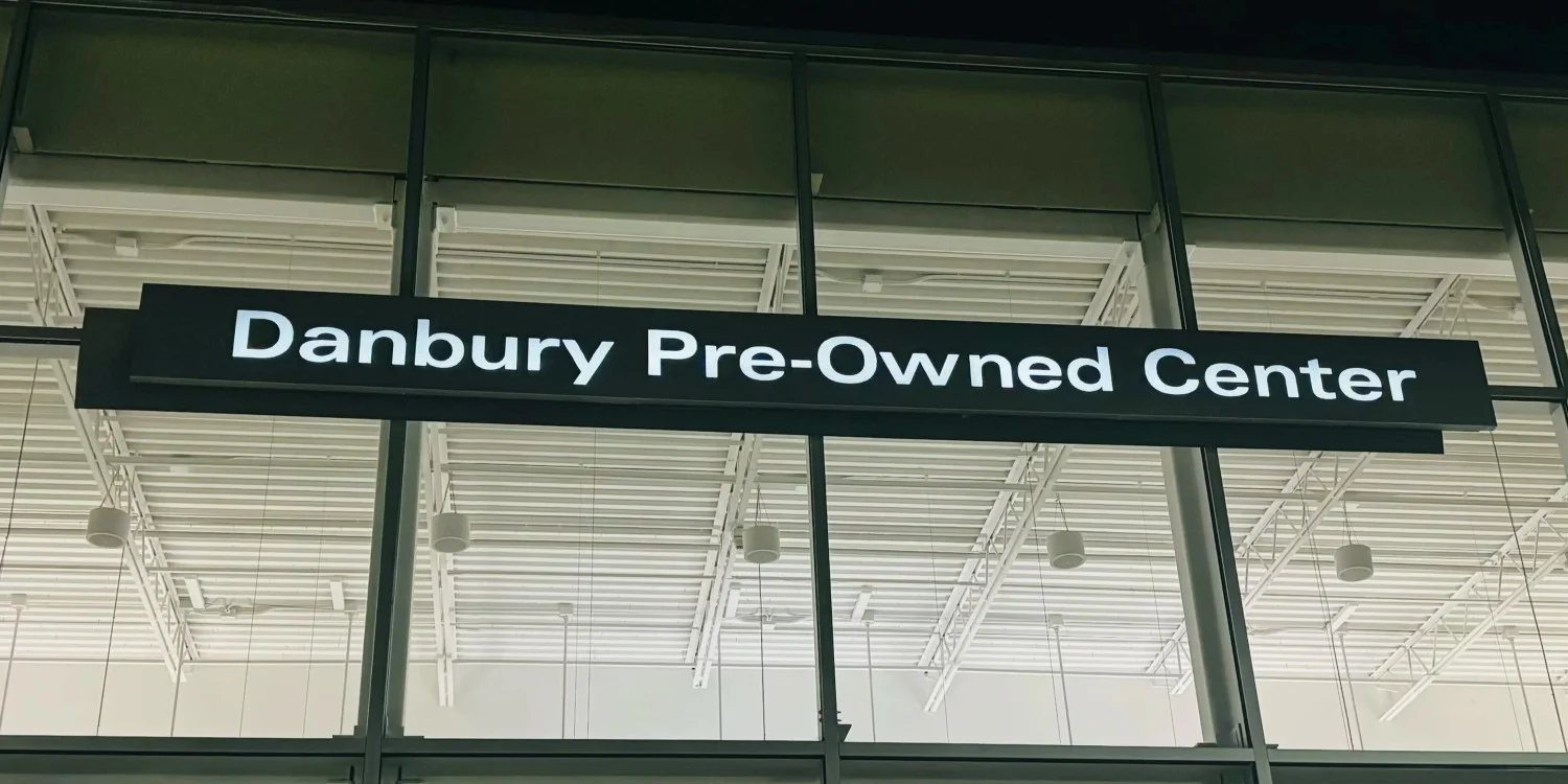 Illuminated & Lighted Signs