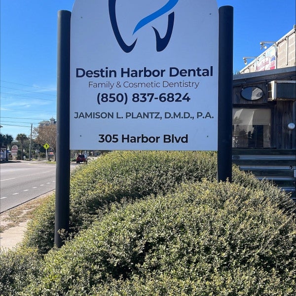Destin Harbor Dental - Post & Panel Signage