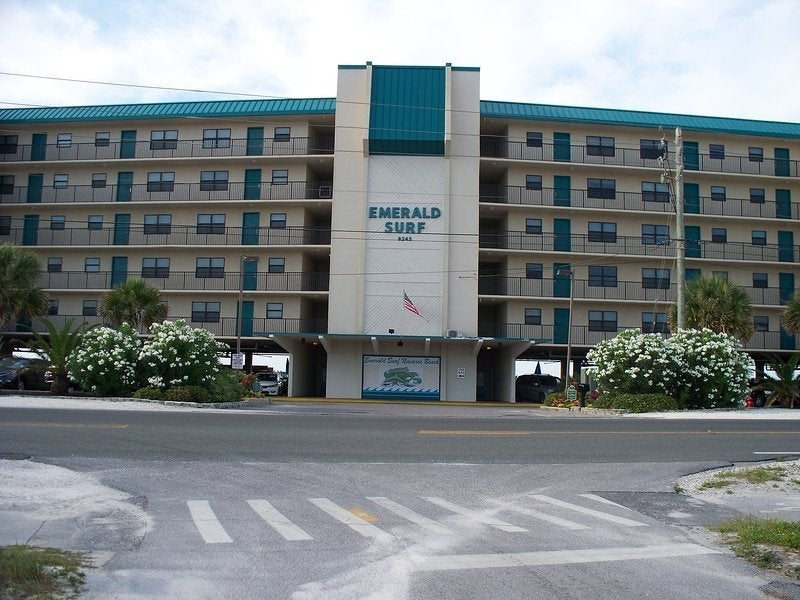 Elevating Brand Presence: Signarama-Destin Transforms Emerald Surf's Signage with Dimensional Acrylic Letters
