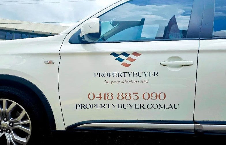 One Way Vision and Lettering Signs for Vehicle