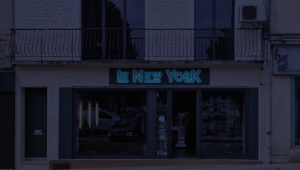 enseigne en lettres boîtiers en acier brossé