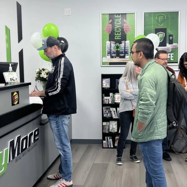 Wireless Industry Luminary Paul Kushnir Strikes Strategic Deal with PayMore Stores, Disrupting Kansas City Tech Retail Landscape Wireless Industry Luminary Paul Kushnir Strikes Strategic Deal with PayMore Stores, Disrupting Kansas City Tech Retail Landscape