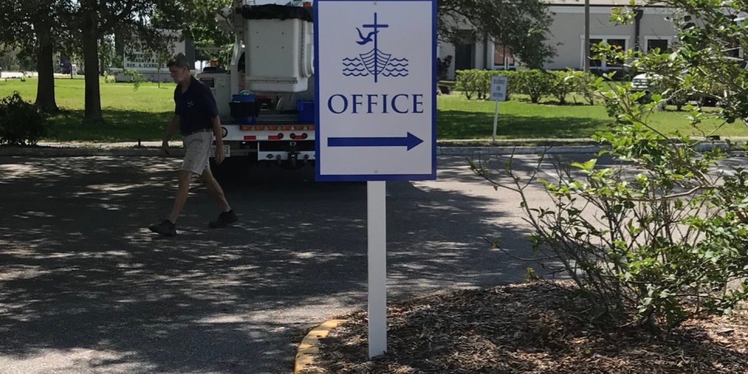 Custom Outdoor Signs for Business