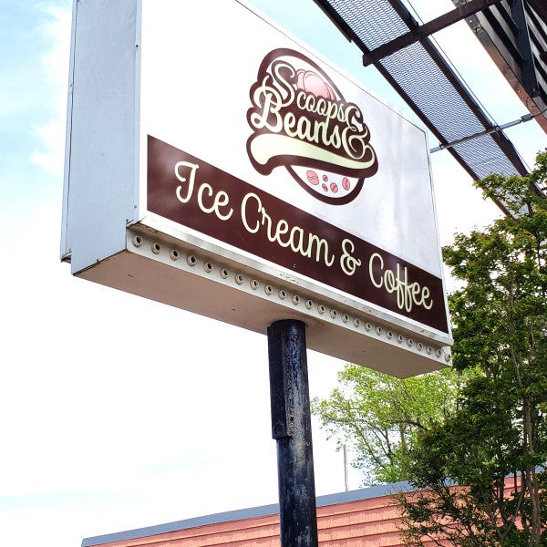Scoop & Beans Sign