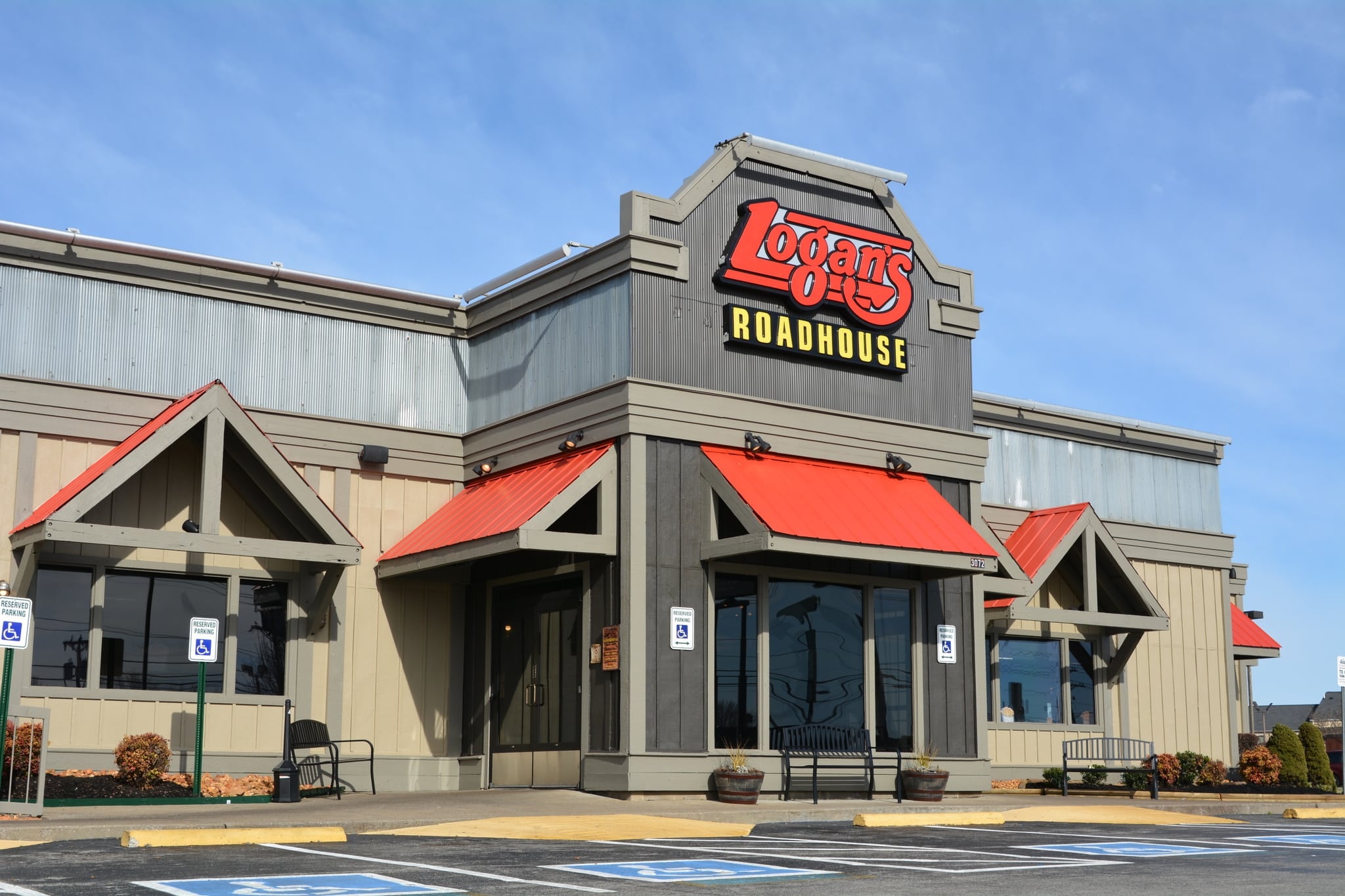 Logan's Roadhouse Teams Up to Fight Hunger and Support Veterans