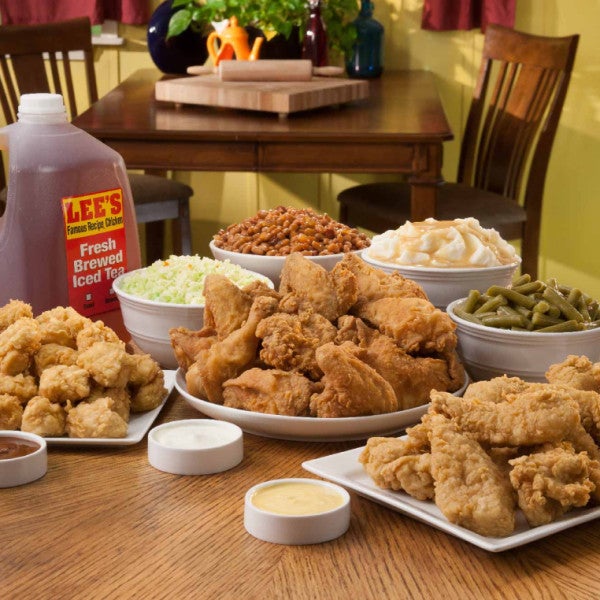 Lee's Famous Recipe® Chicken Unveils Game-Changing Famous Favorites Variety Box, Redefining Fast Food Norms Lee's Famous Recipe® Chicken Unveils Game-Changing Famous Favorites Variety Box, Redefining Fast Food Norms