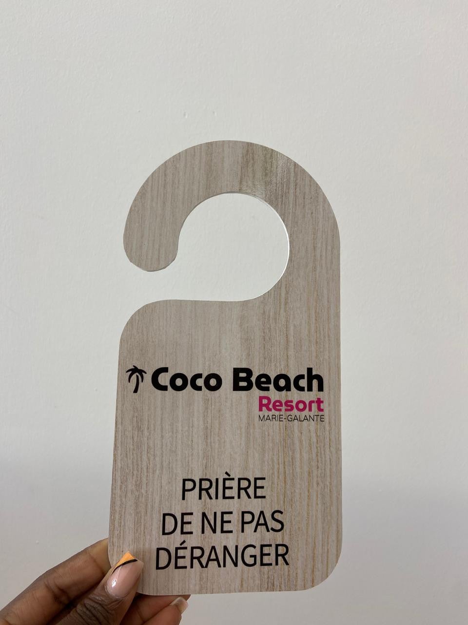 ACCROCHE PORTE en Adhésif