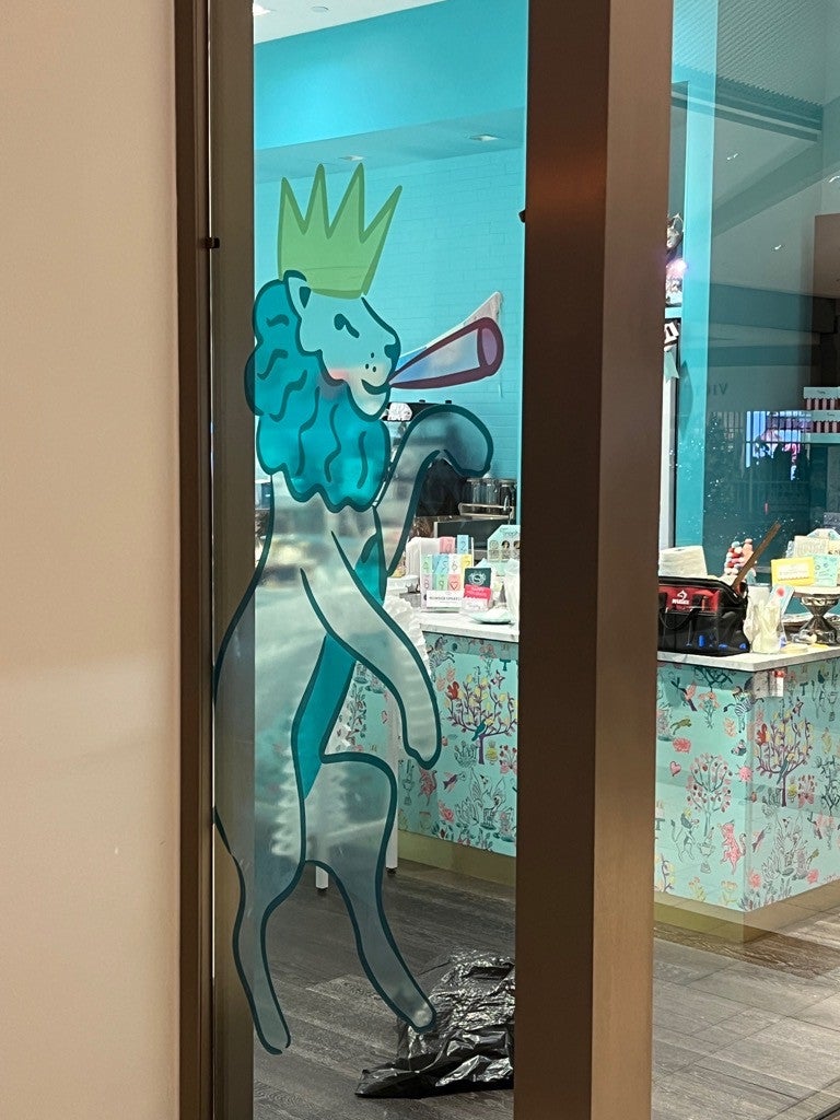 Trophy Cupcakes Opens Brand Store in Bellevue Square, Bellevue, WA