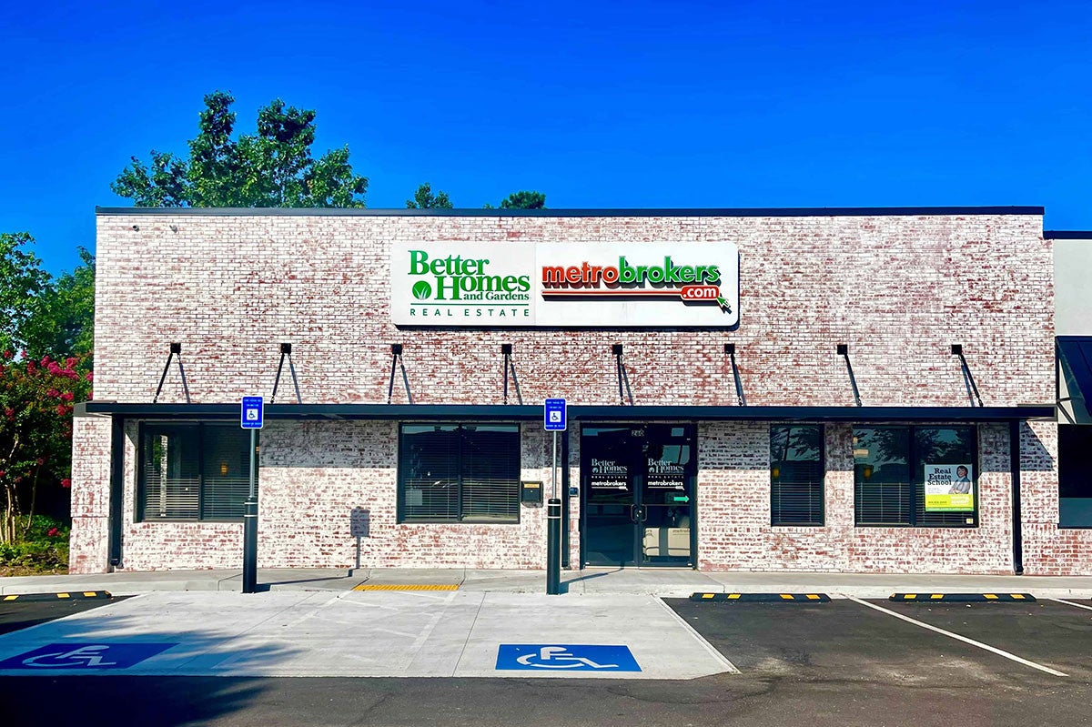 Staying Strong: Better Homes and Gardens Real Estate Metro Brokers Renews Contract, Reinforcing its Dominance in the Real Estate Market