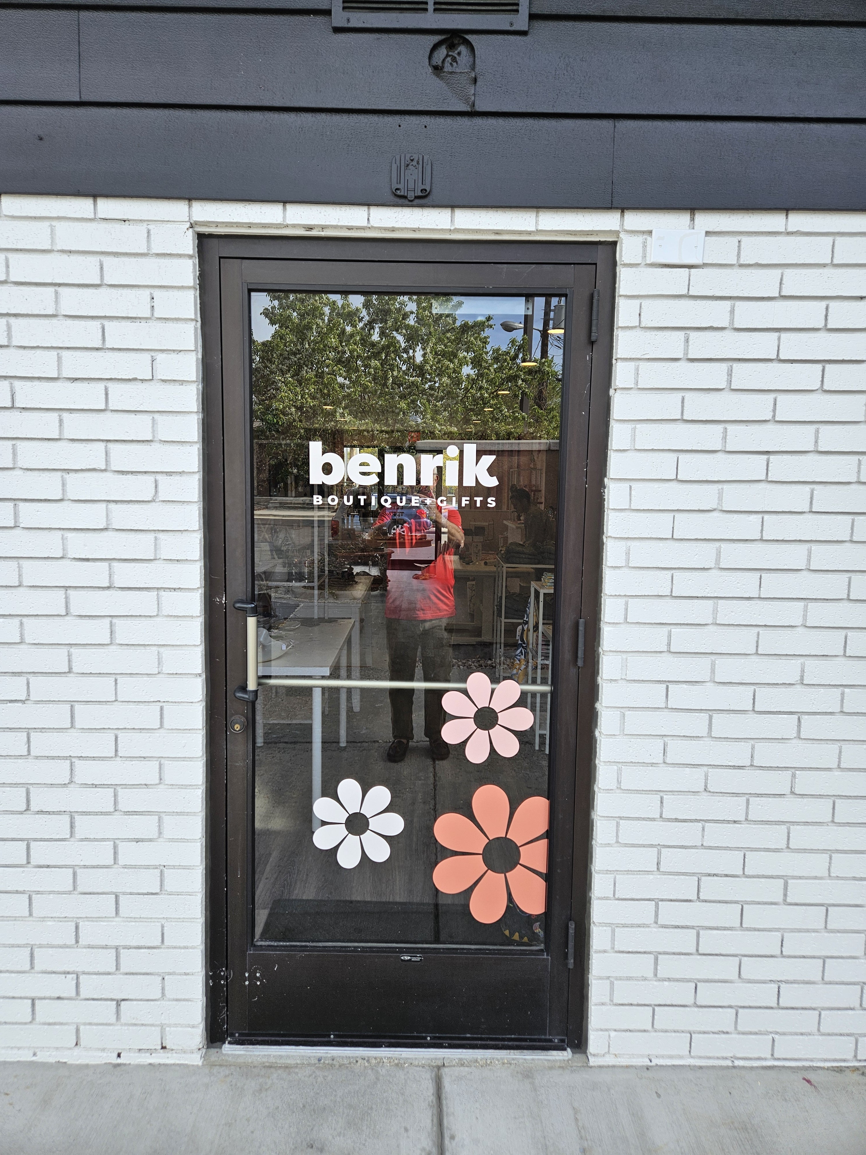 Door Graphics • American Fork, Utah • Retail Industry • Benrik Boutique