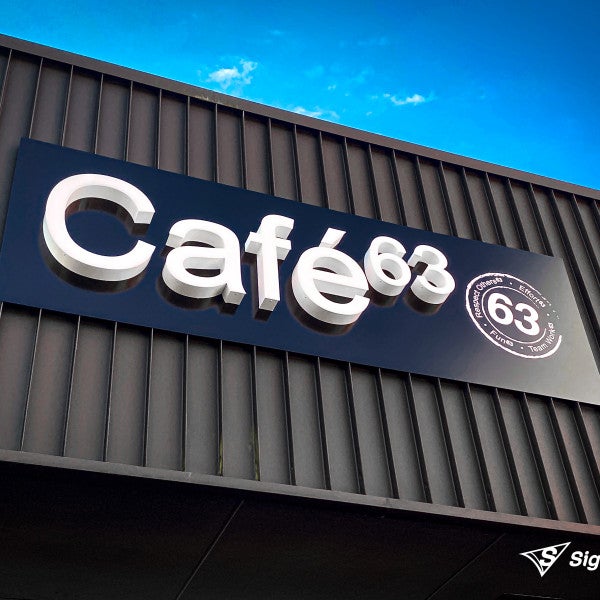 HomeCo Café 63 Lightbox