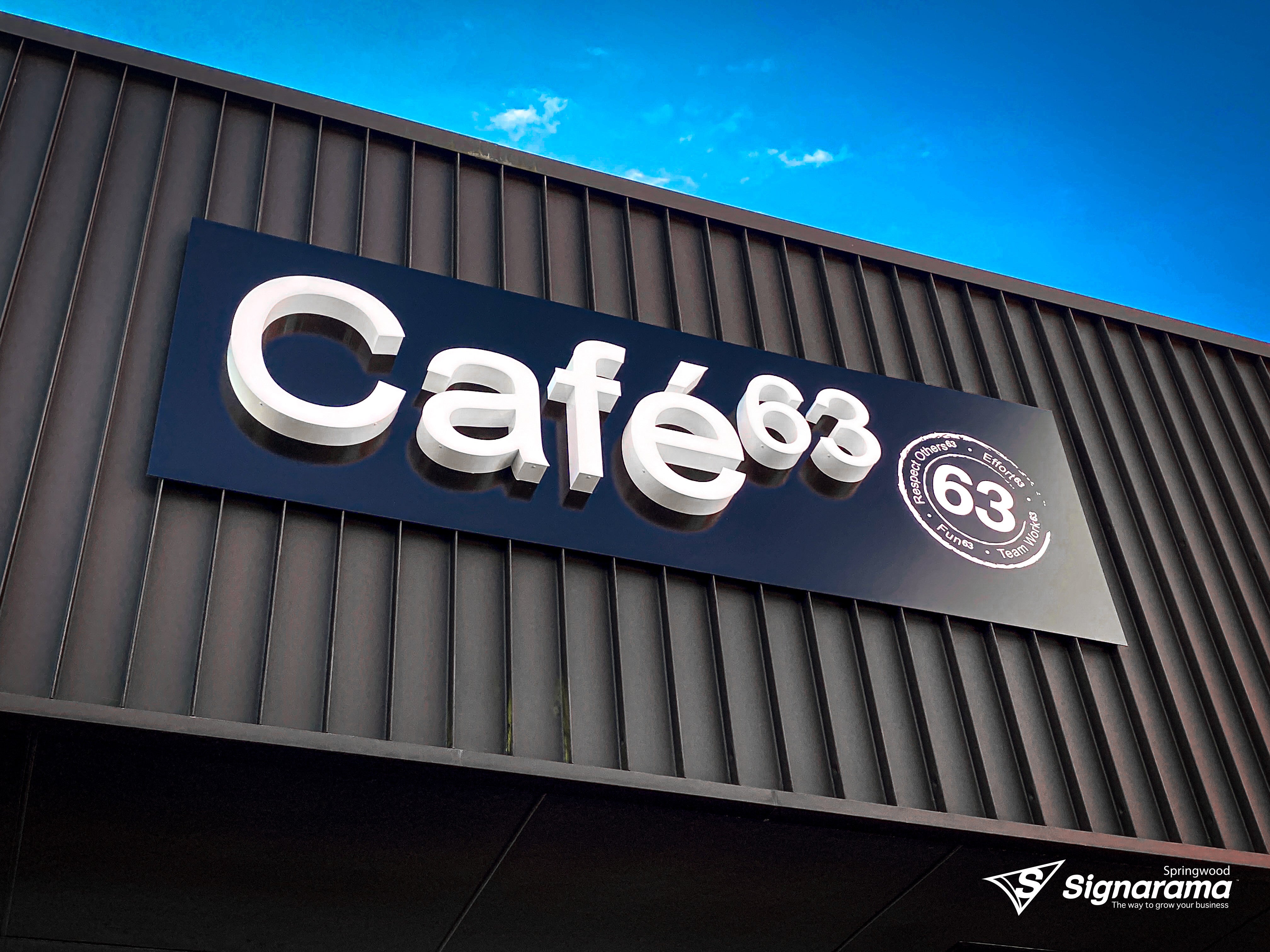 HomeCo Café 63 Lightbox