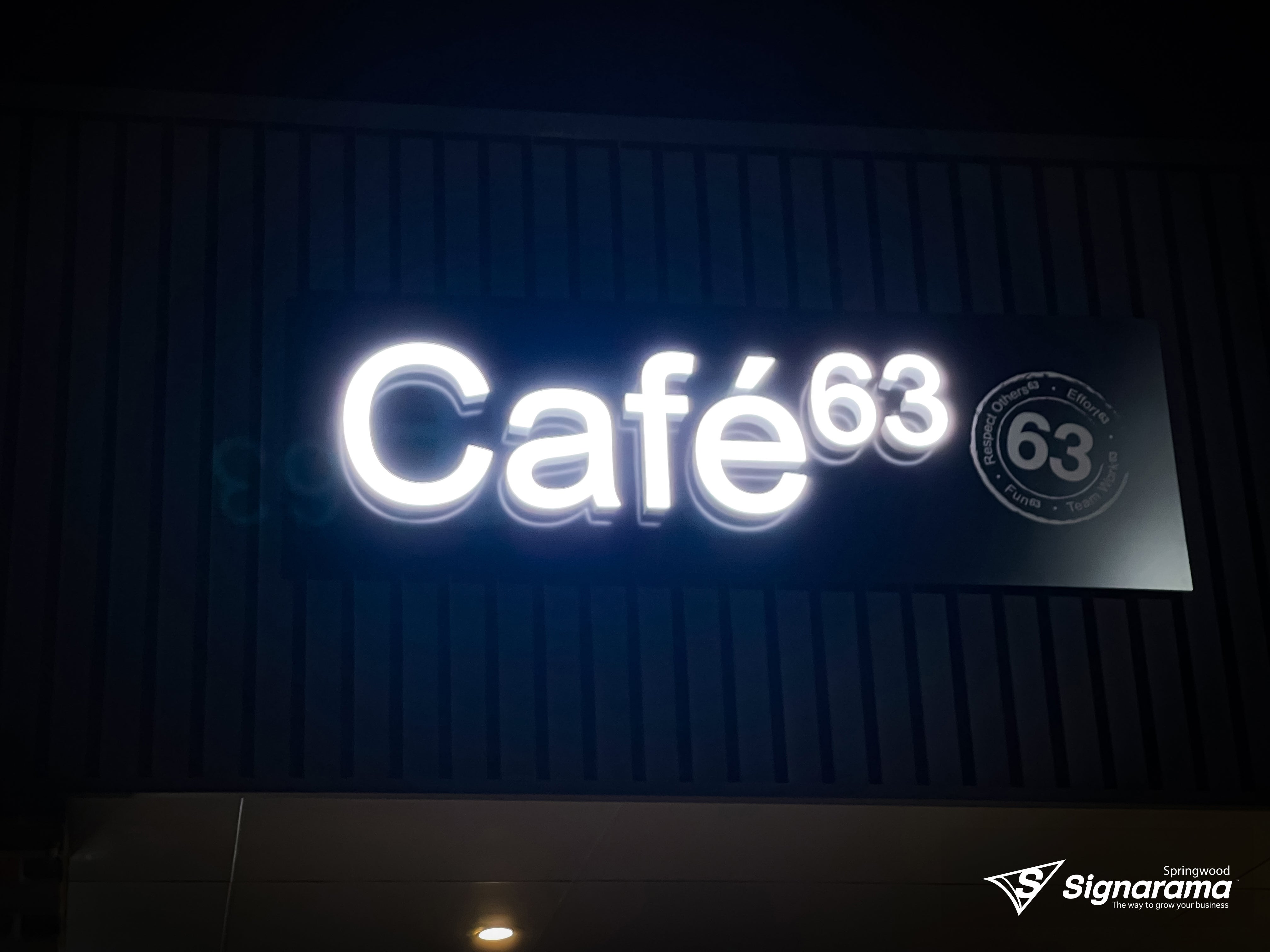 HomeCo – Cafe 63 – illuminated signage