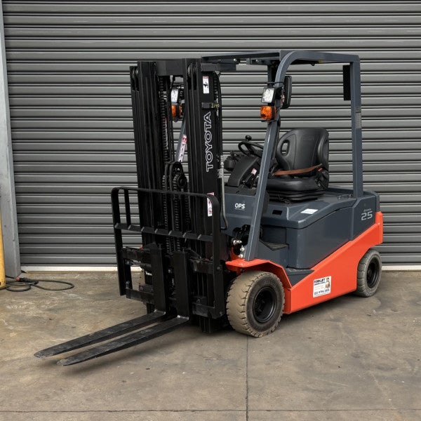 Used Toyota Electric Forklift #2140