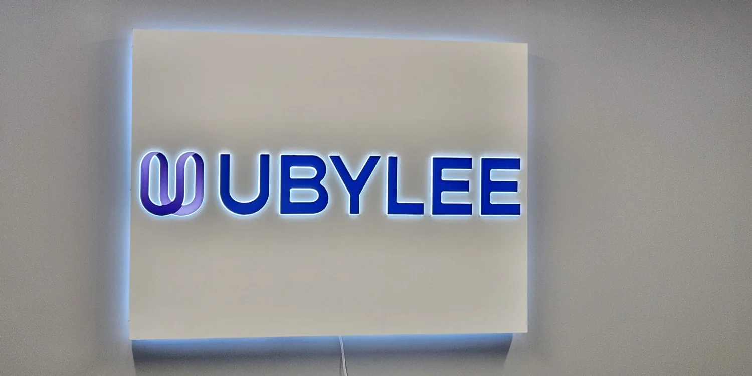 Illuminated & Lighted Signs