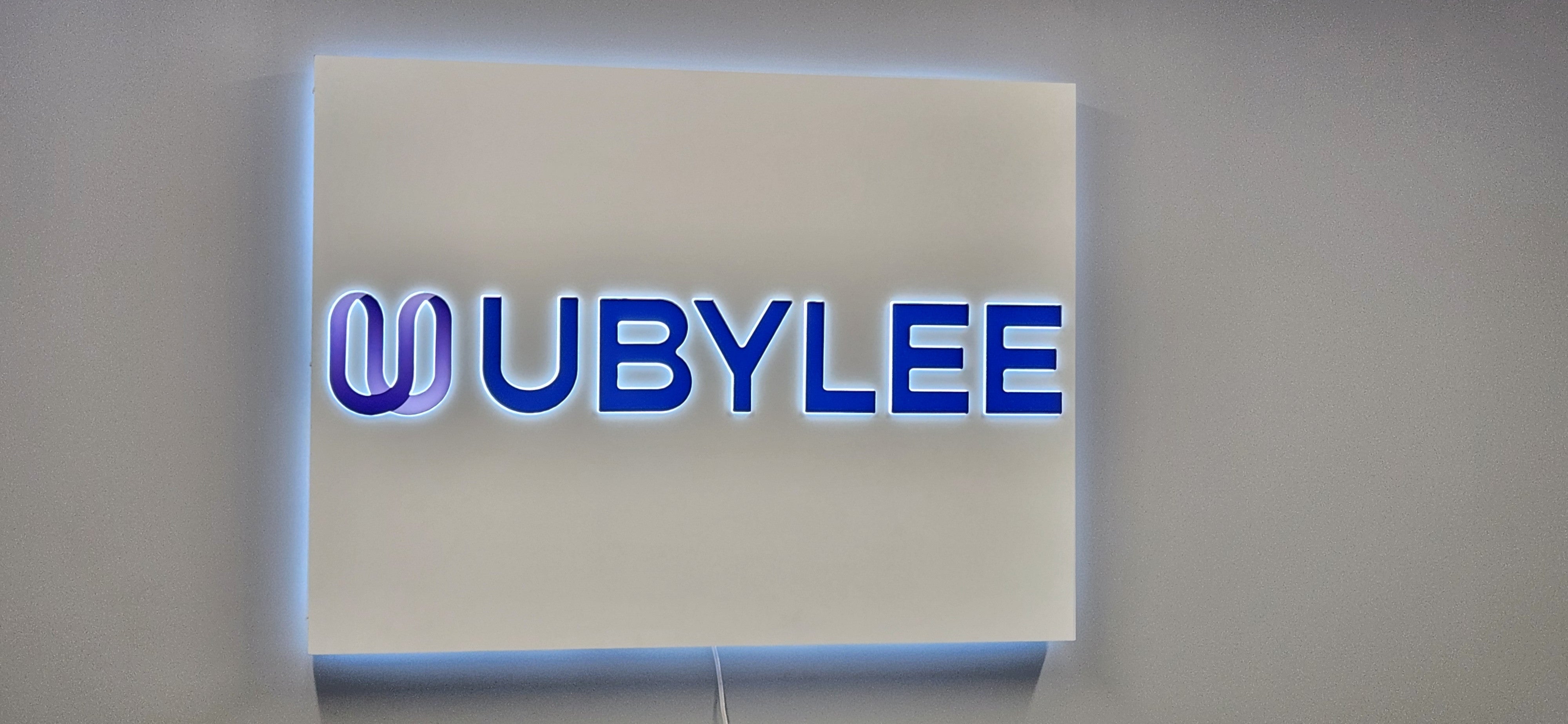 Illuminated & Lighted Signs