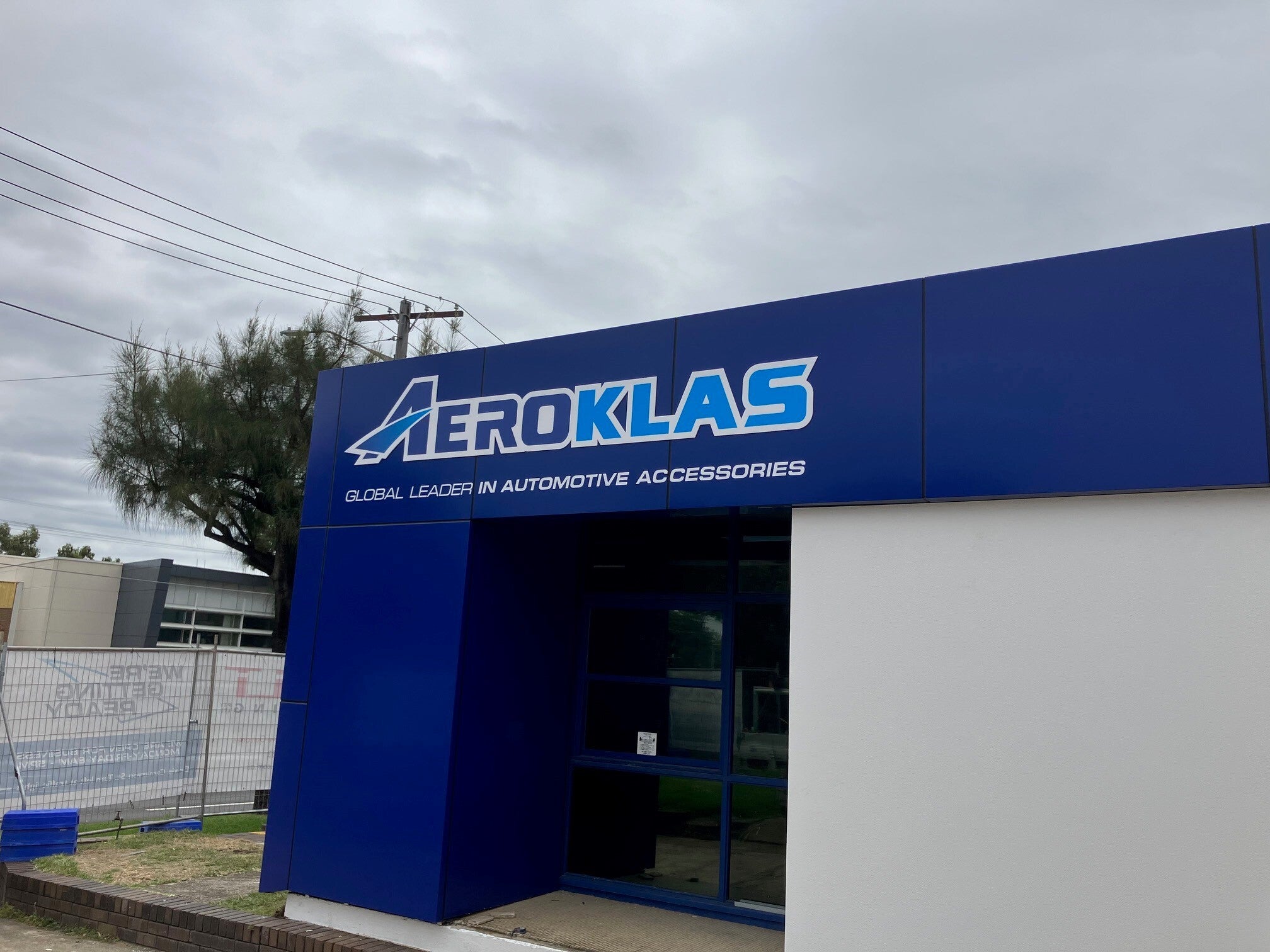 ACP Signage: Sleek and Durable Solutions