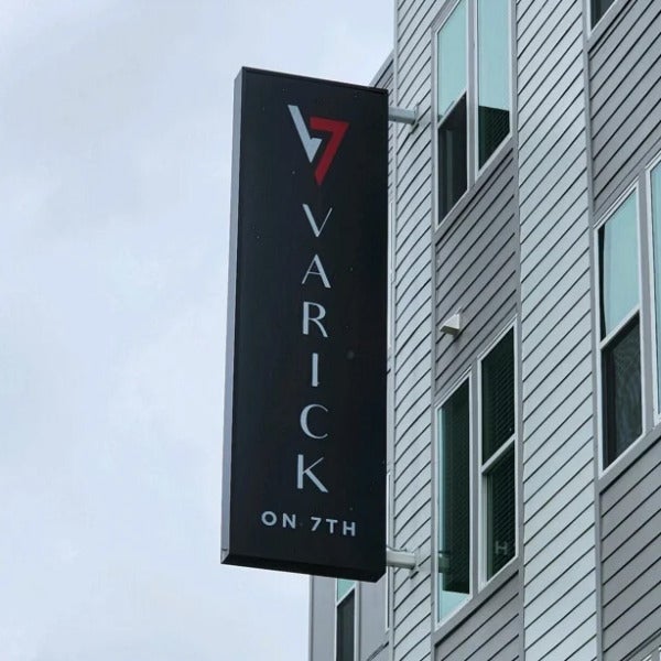 7th Street Blade Sign