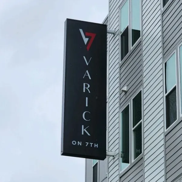7th Street Blade Sign