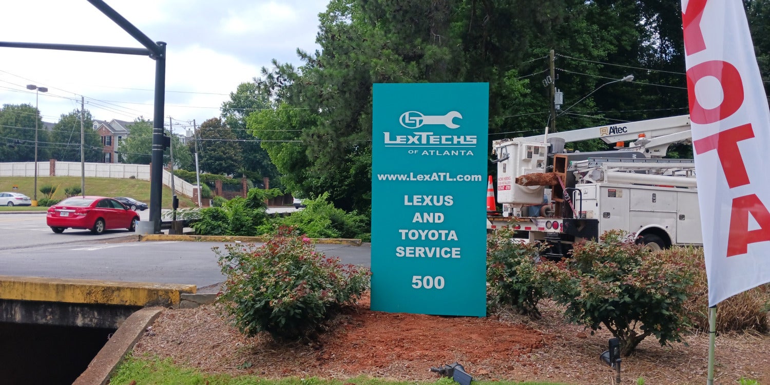 Custom Outdoor Signs for Business