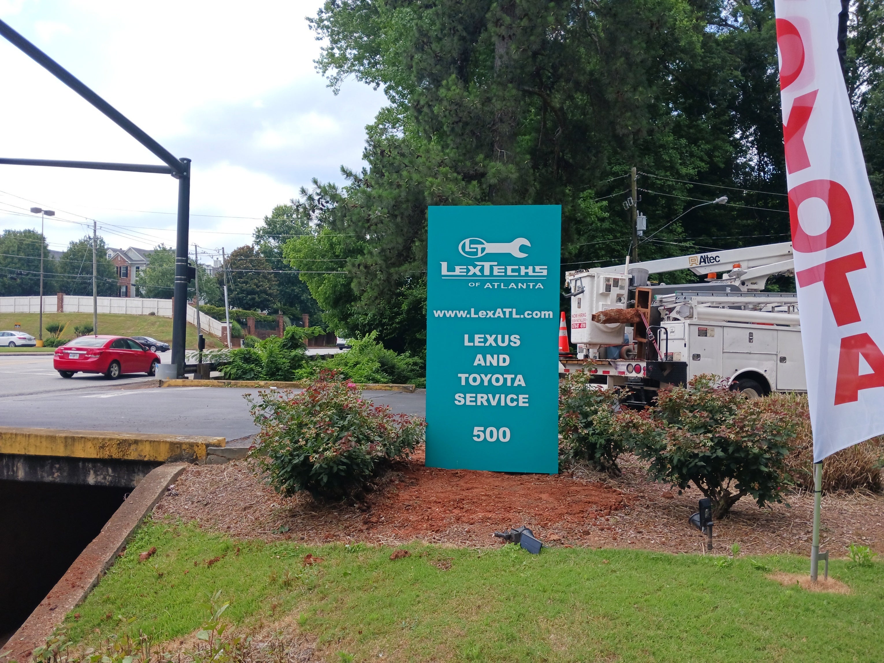 Custom Outdoor Signs for Business