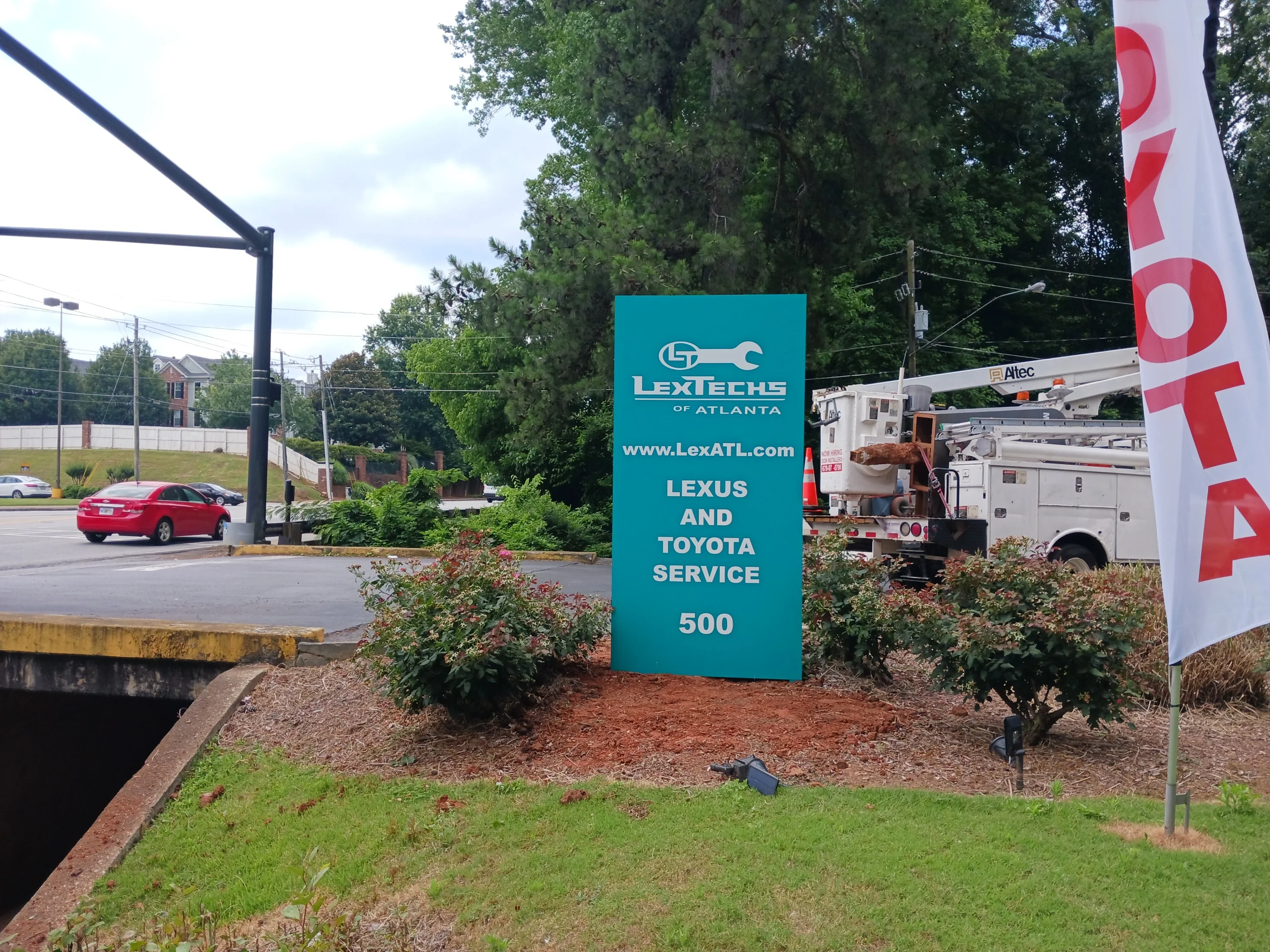 Custom Outdoor Signs for Business