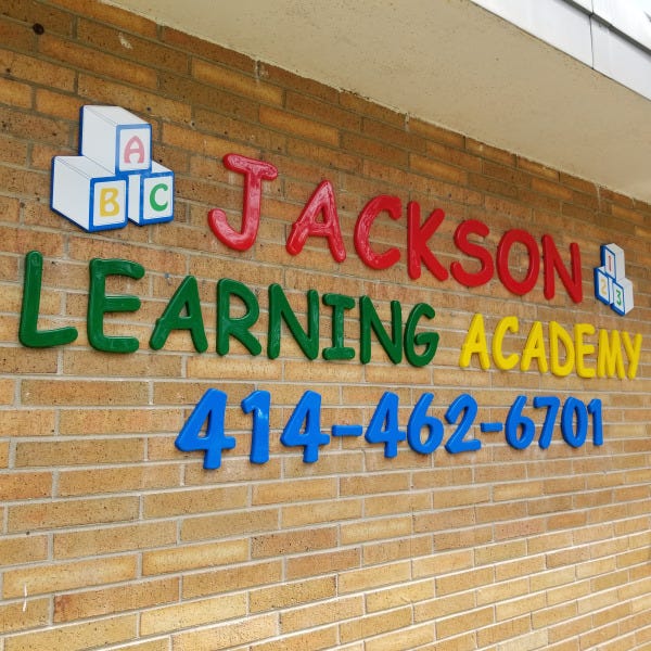 exterior 3D letters, logo 18