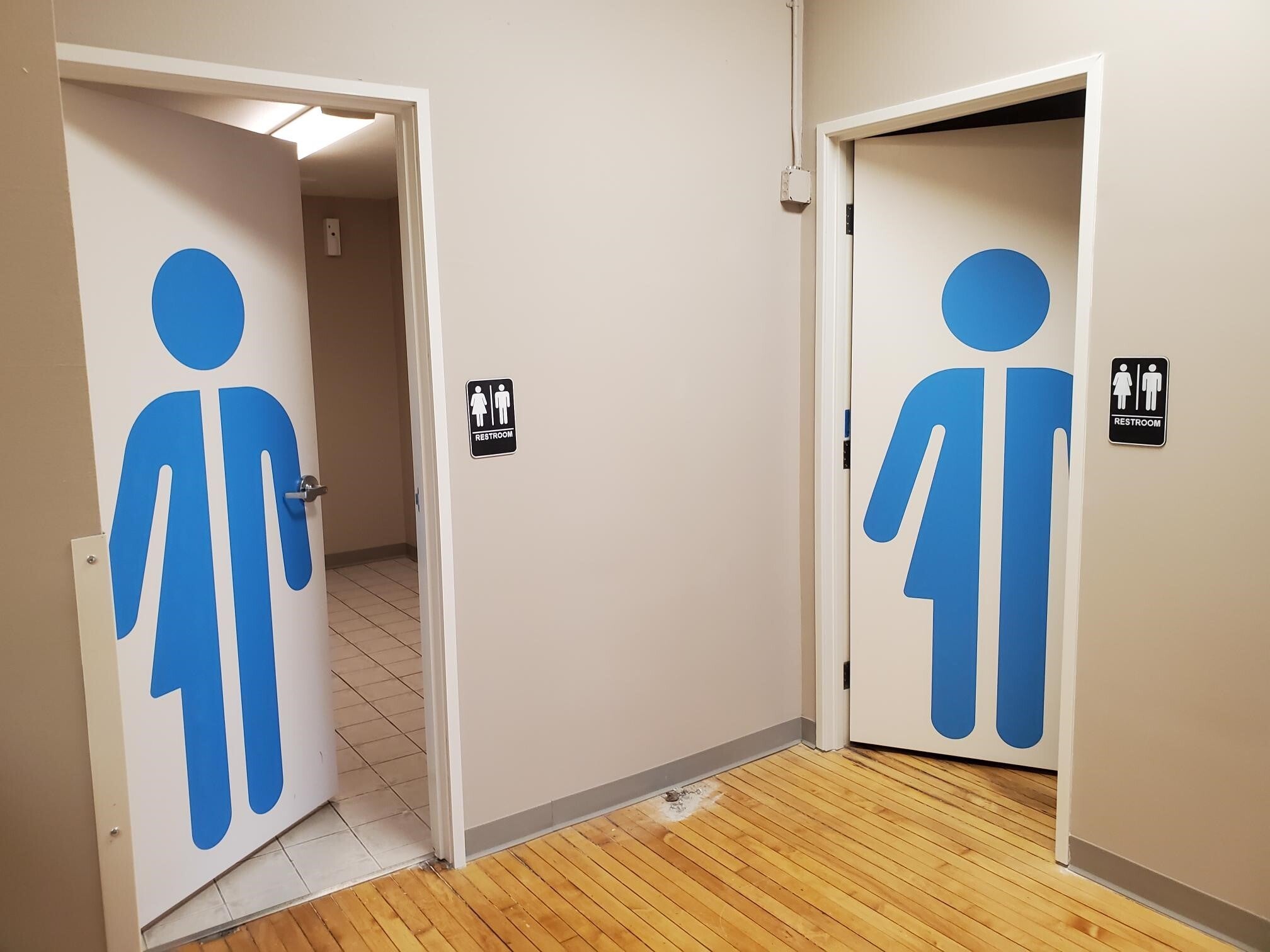 VINYL GRAPHICS by Signarama Milwaukee