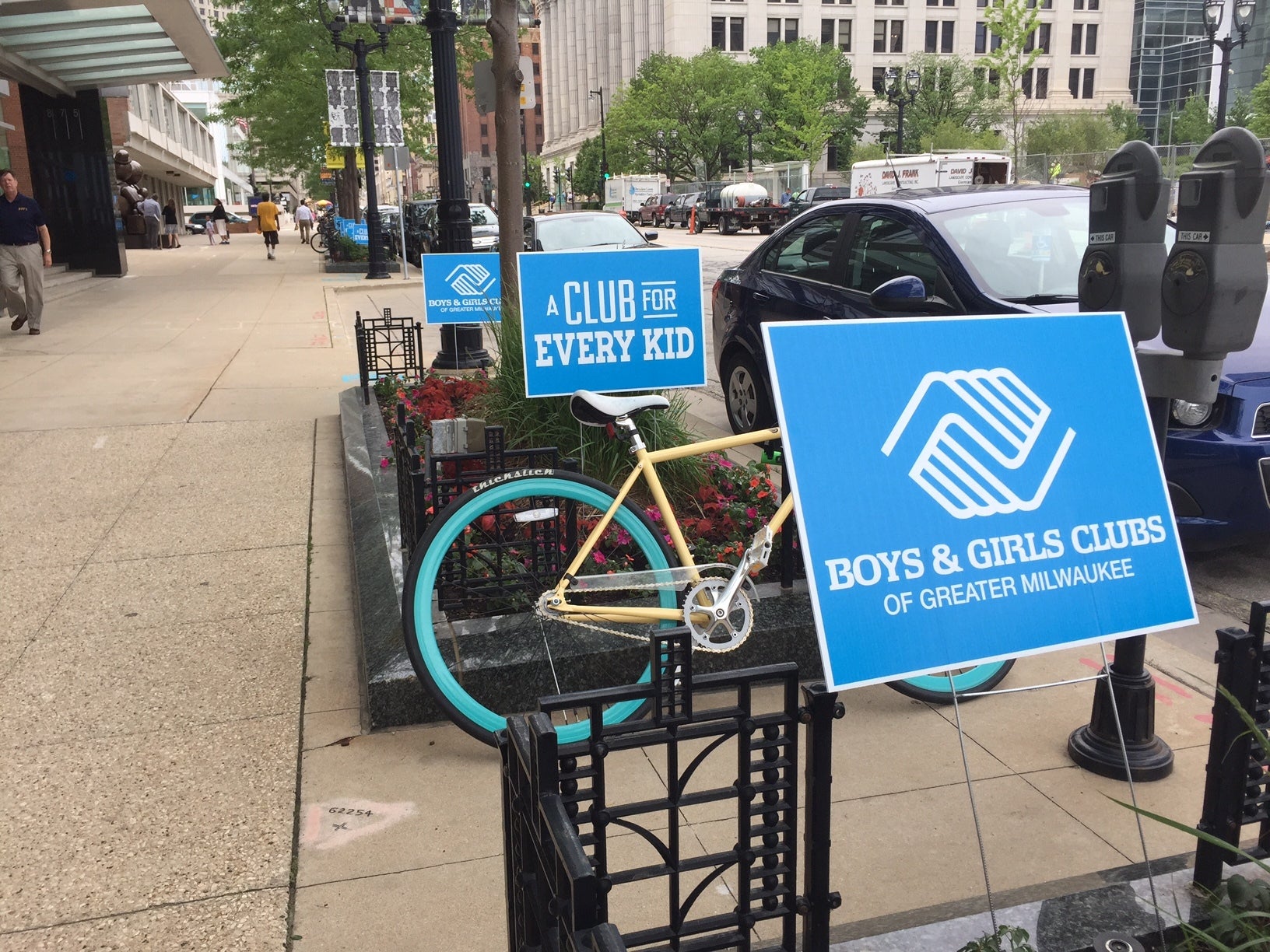 YARD SIGNS by Signarama Milwaukee