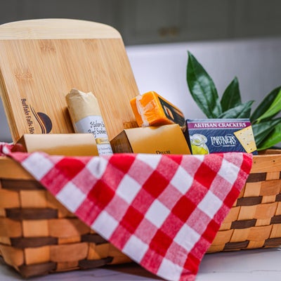 https://cdn.gorilladash.com/images/media/12698620/fully-promoted-usa-mm-0624-clientgifts-food-engraved-staged-square-665645563fdd4.jpg?auto=webp&crop=1%3A1%2Csmart&width=400
