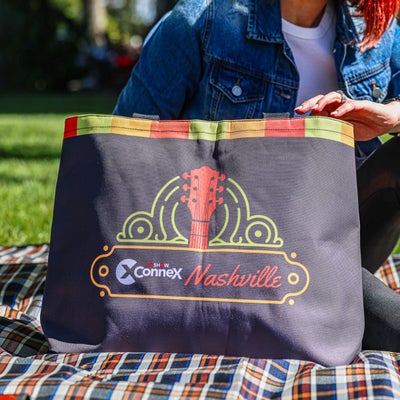 https://cdn.gorilladash.com/images/media/12698694/fully-promoted-usa-mm-0624-promos-bagsandaccessories-screenprinting-lifestyle-square-6656455c78809.jpg?auto=webp&crop=1%3A1%2Csmart&width=400