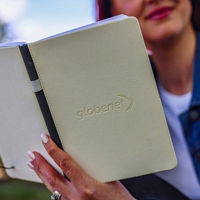 https://cdn.gorilladash.com/images/media/12699226/fully-promoted-usa-mm-0624-school-writing-engraved-lifestyle-3-square-6656459ab6379.jpg?auto=webp&crop=1%3A1%2Csmart&width=400
