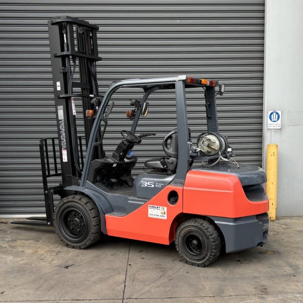 Used Toyota LPG Forklift #2015