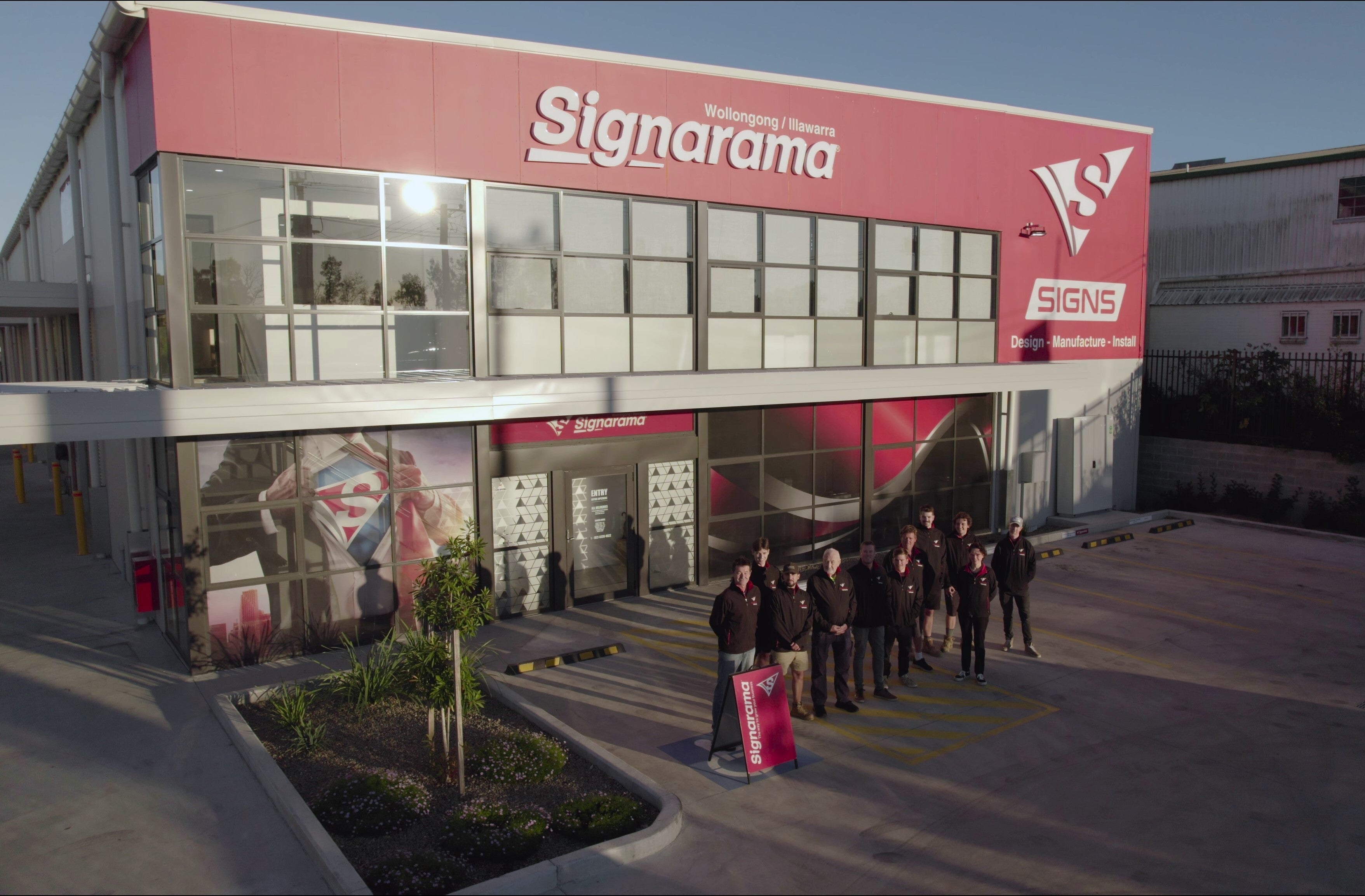 Sign writers Wollongong & Sign company near Wollongong