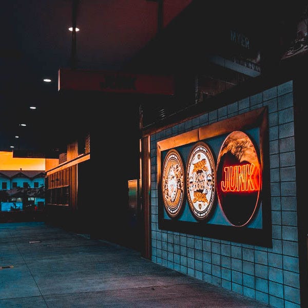 Junk_Illuminated Circular Signs (2)