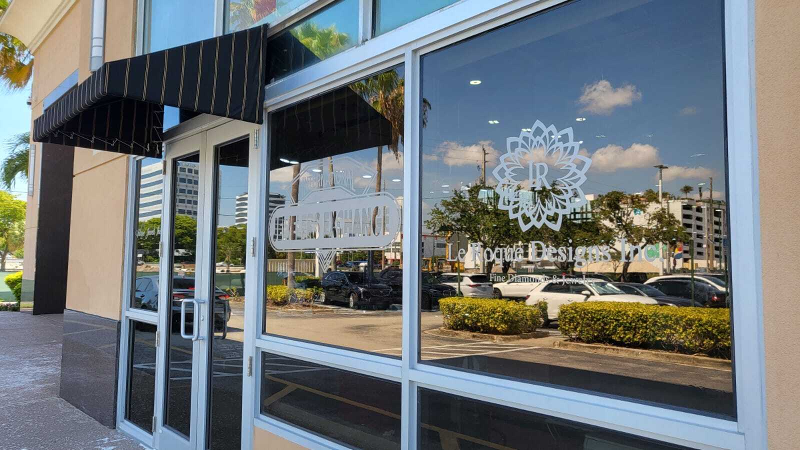 Windows graphics - Le Roque Designs Inc.