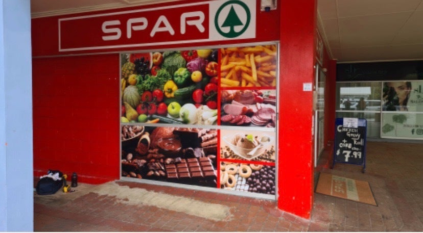Is your storefront feeling a bit 'meh'? Let's give it a makeover!