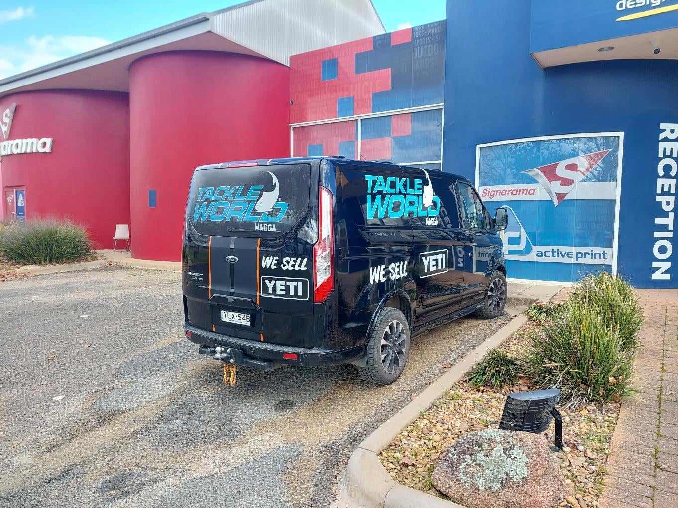 Tackleworld Wagga Vehicle Signage