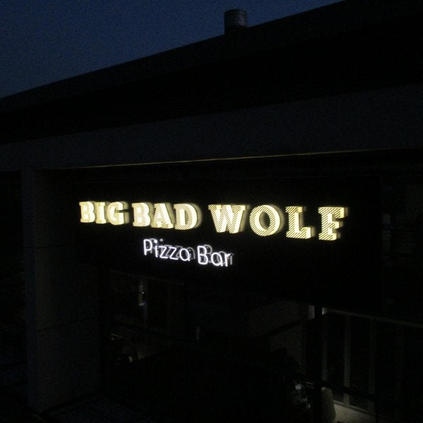 3D illuminated letters and neon