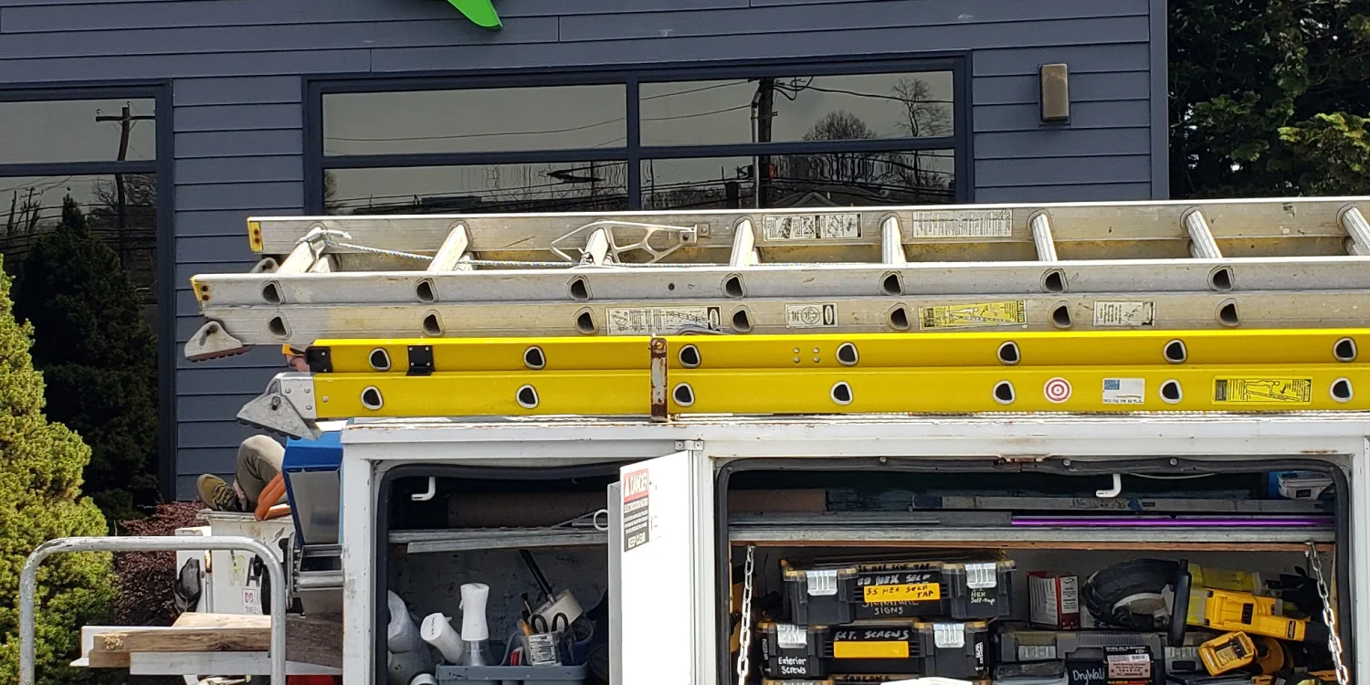 Building & Commercial Signs
