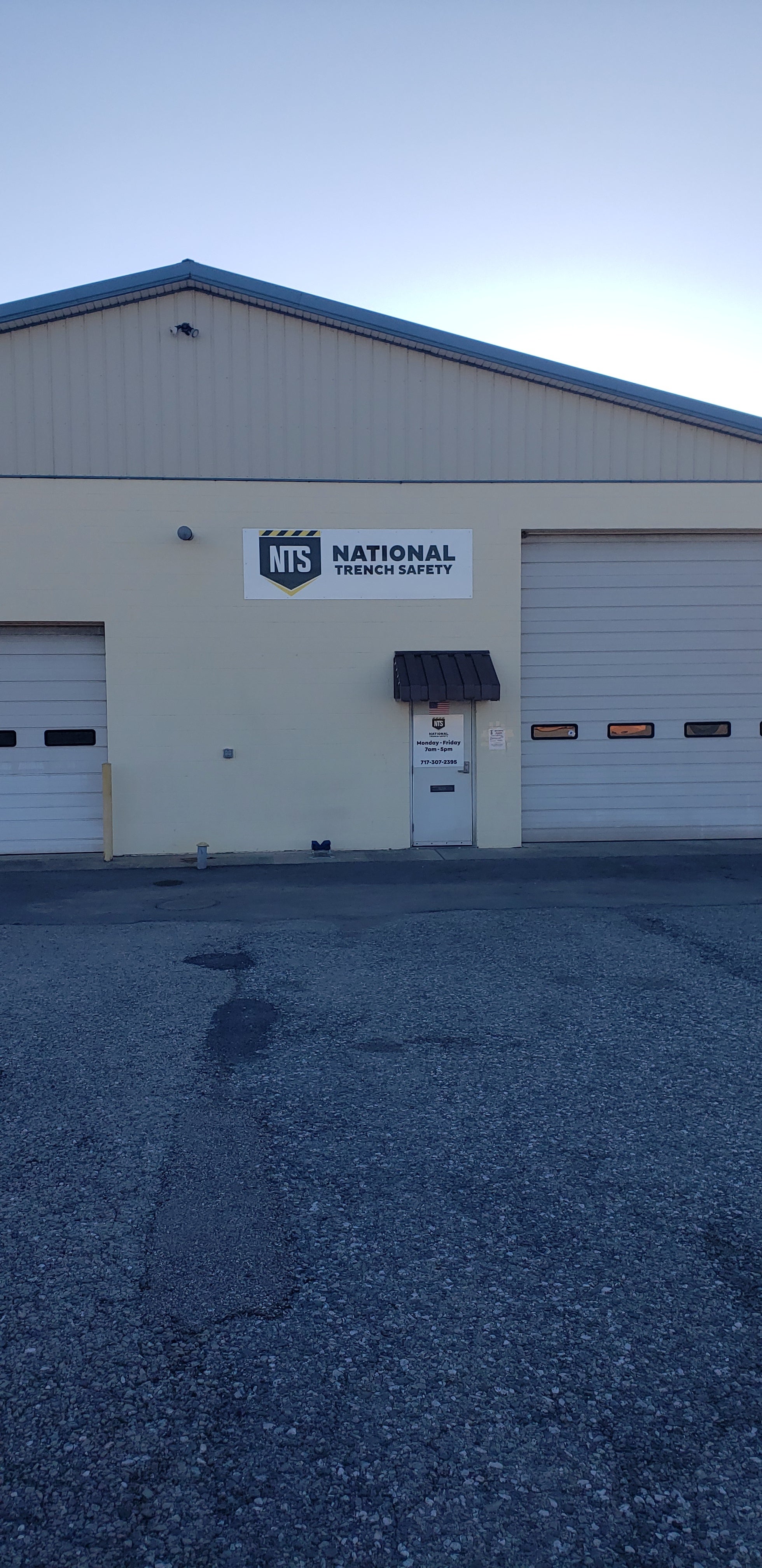Building & Commercial Signs