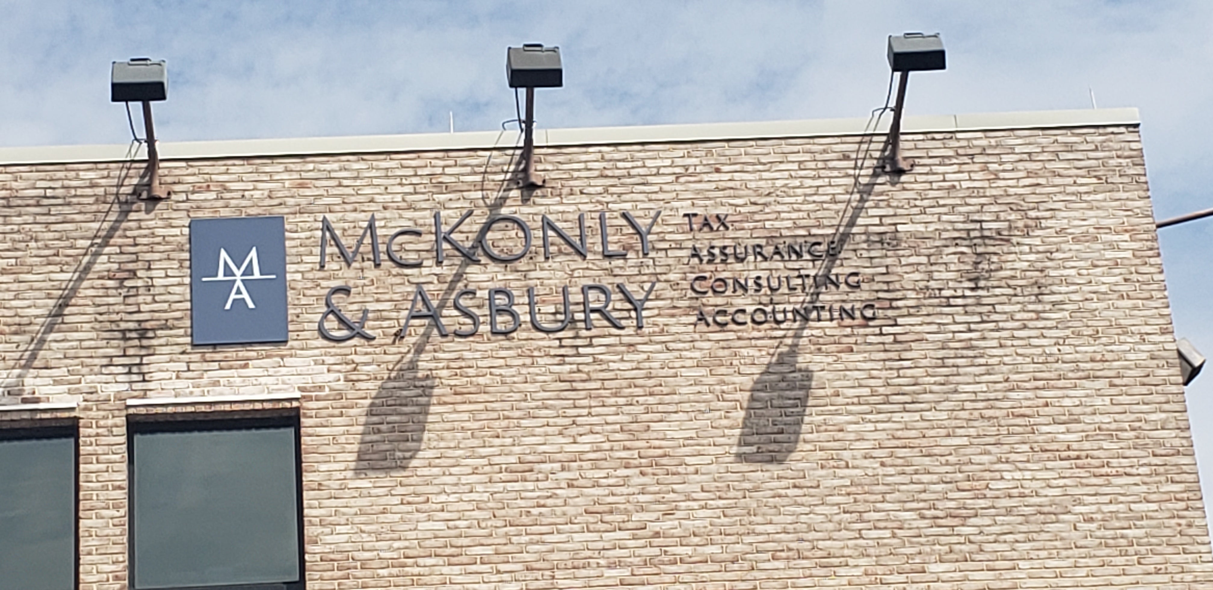 Building & Commercial Signs