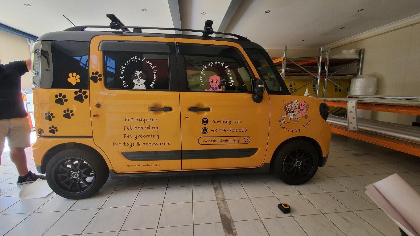 Vehicle graphics