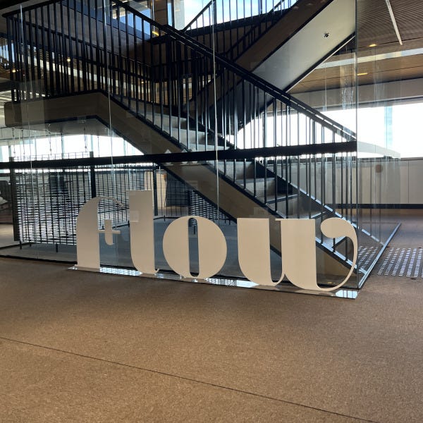 Self-standing Letters - Flow