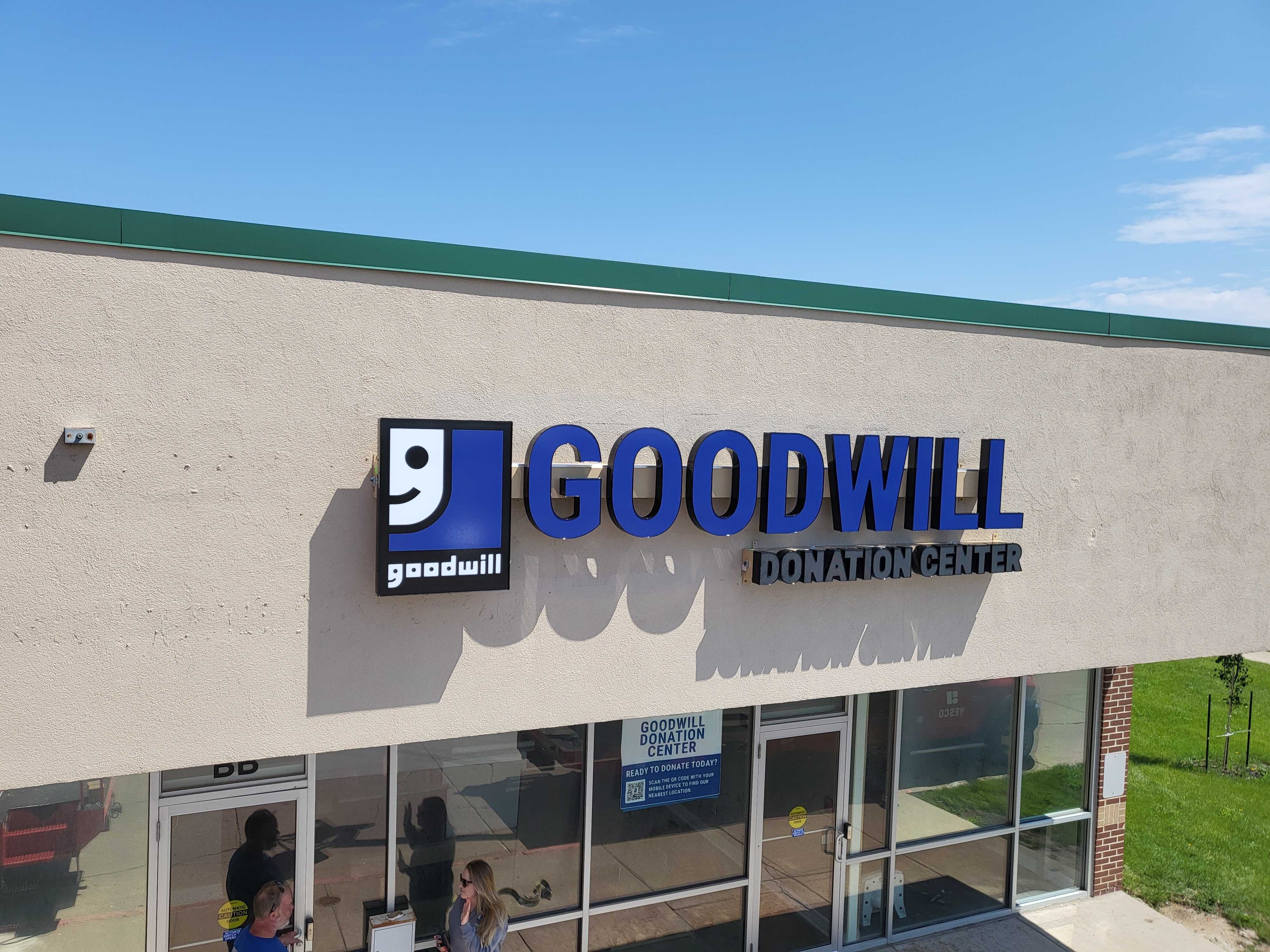 Outdoor Illuminated & Backlit Signs